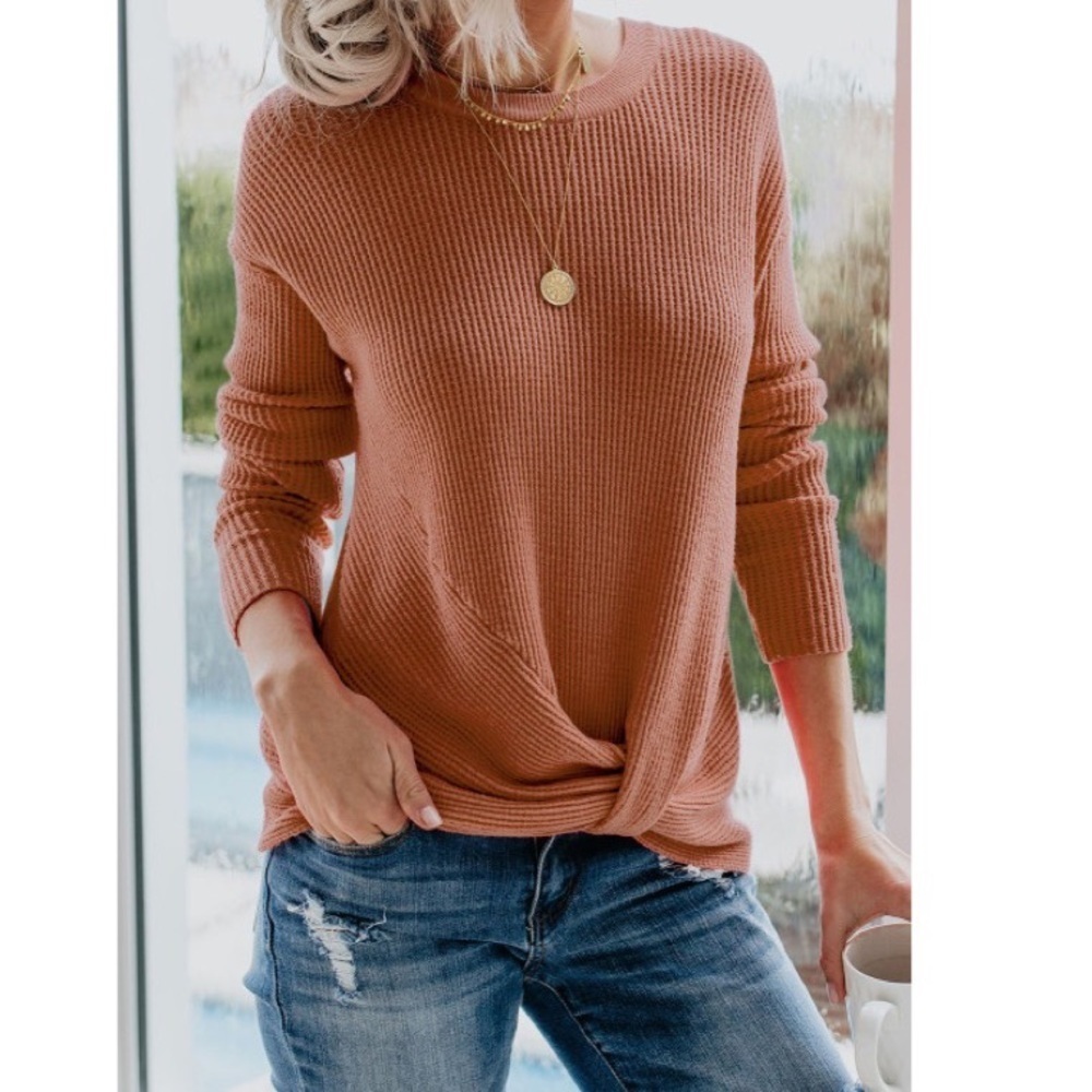 LAST 2! Just A Feeling Twist Hem Top